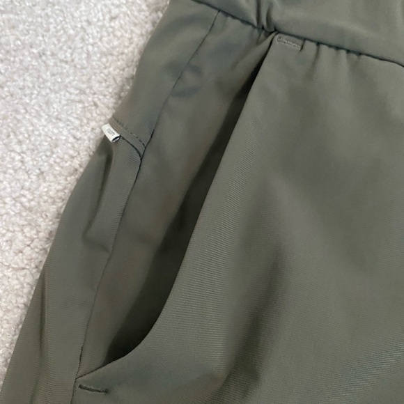 Vuori Mikes Pants - NWT - L - Picture 5 of 10